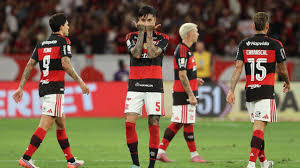 Semana clave para definir el futuro de Erick Pulgar en Flamengo