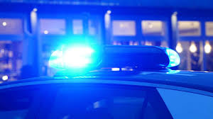 Motorradfahrer übersehen: Ausweichmanöver endet im Graben