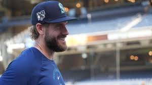 Mariners reinstate Wisdom from IL, call up LHP Ortiz among 5 roster moves
