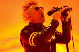 Kaum ein anderer Sänger ist so ein Mysterium wie Maynard <b>James Keenan</b>! - MaynardJamesKeenan-Banner-584x389