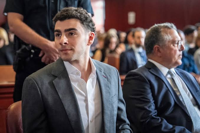 Luigi Mangione expected to plead guilty in federal case during Manhattan court hearing; negotiations ongoing, nothing final until deal accepted