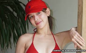 Jackie Gonzaga pak sa pulang bikini