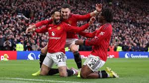 United atropela City em dérbi com três gols anulados, vence na estreia de interino e complica rival na Premier League