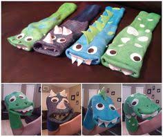 Résultat de recherche d'images pour "dinosaur socks"