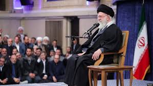 خامنه‌ای برچیدن برنامه هسته‌ای را رد و ناوهای آمریکایی را به غرق شدن تهدید کرد