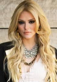 Resultado de imagem para fotos da Isabelle Drummond