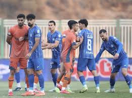 اعتراض عجیب خلخالی‌ها به داور بازی با استقلال!
