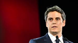 "Et l'héritier du macronisme tenta d'inventer... le macronisme": le camp de Raphaël Glucksmann rejette la main tendue par Gabriel Attal — BFM