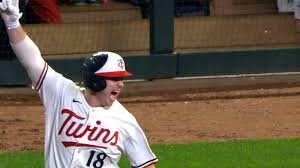 Roden punctuates 2026 debut for Twins with walk-off single