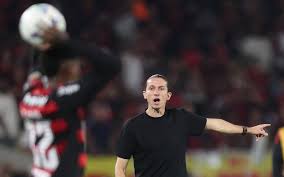 Indefinição no Corinthians mexe com planos do Flamengo para a final