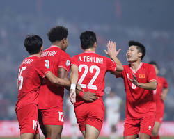 Hình ảnh về Xuân Son returning to the football field