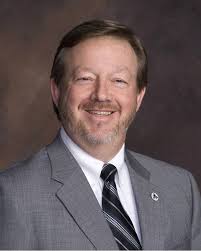 Gary Warren has been named vice president overseeing the Planning, Development and Environment Di vision at the Metropolitan Airports Commission (MAC). - gary%2520W