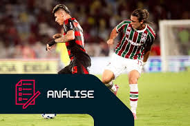 Análise: Fla x Flu deixa ainda mais evidente a fartura contra a escassez de um camisola 9