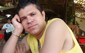 Jorge Medina, vocalista de la Arrolladora Banda Limón, en aprietos… - aparece-fotografia-de-jorge-medina-desnudo-en-internet