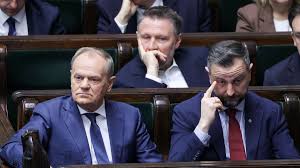 Szef MON mówi o rozpadzie koalicji. "Złamałoby jedność"