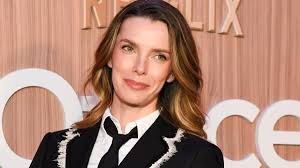 betty gilpin Picture