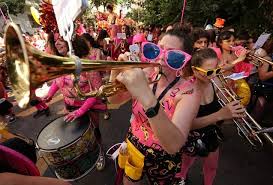 Bancos e Bolsa fecham nesta segunda de Carnaval e só voltam a funcionar na quarta