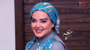 عکس ها / رونمایی از چیدمان فوق لوکس و چوبی رستوران بهاره رهنما در سعادت‌ آباد تهران/ از صندلی‌های مدرن و تابلوهای نقاشی تا لوسترهای شیک