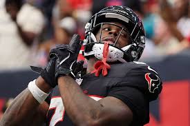 NFL Week 12 Start or Sit: Woody Marks