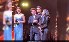 Shilpa Rao Shines at IIFA 2024: Wins Best Playback Singer and Steals the Show with Shah Rukh Khan