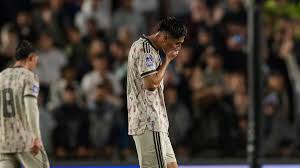 La Roja sufrió con sus errores propios y perdió por goleada ante la mundialista Nueva Zelanda