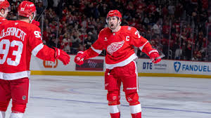 NHL Playoff Race Heats Up: Red Wings' Chances Dwindle