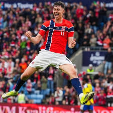 Sem Haaland, Noruega domina a Suécia e vence amistoso pré-Copa