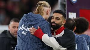 VÍDEO: Veja a reação de Mohamed Salah ao assistir a um vídeo em que Pep Guardiola e Erling Haaland revelam o que realmente pensam do craque do Liverpool