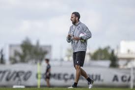 V. Guimarães: oportunidades e despedidas à vista
