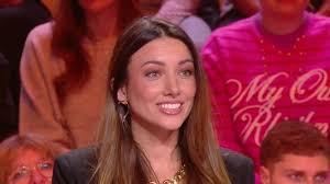 Propos controversés de Delphine Wespiser sur W9 : L’Arcom complimente Cyril Hanouna pour sa "maîtrise de l’antenne" — puremedias