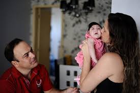 Resultado de imagem para Mães de Bebês com Microcefalia em Pernambuco
