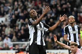 Double Injury Blow for Newcastle: Isak and Trippier Suffer Groin Issues in Brentford Win