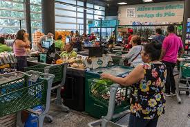 Drowning in debt, 8 million firms miss payments in Brazil