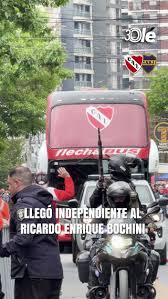 El micro con el plantel de Independiente ya llegó al estadio