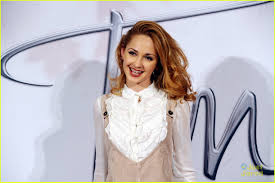 Resultado de imagem para look da mercedes lambre
