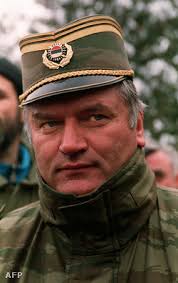 ... az ő bemutatója után mondott nemet a Vance-Owen-béketervre, amit személyesen Szlobodan Milosevics propagált Paléban, a boszniai szerb parlament ülésén. - 2138828_5b6850fe1a292c6f09d7b590dd3281ff_wm