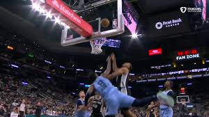 Spurs Defeat Grizzlies Behind Barnes and Fox's Explosive Performances