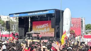España: Así están los ánimos en la Plaza Colón esperando la final del mundial
