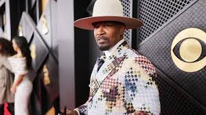 Jamie Foxx Performs ‘Gold Digger’ at Carbone Beach During Miami Race Week