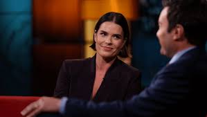 Neve Campbell shares horror movie survival tips on Tonight Show