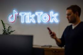 TikTok reestructura su e-commerce global: ¿Qué pasa en Uruguay?