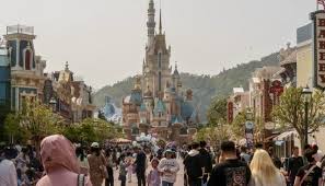 Hong Kong Disneyland: Kisah Kesuksesan di Tengah Tantangan