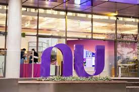 Contas bloqueadas e dinheiro retido: clientes do Nubank recorrem à Justiça após suspeita de “conduta ilícita”