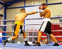 Noel Reyes derrota por nocaut técnico a Jairo Burgos en boxeo