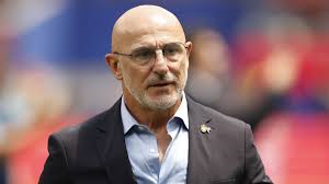 Luis de la Fuente, seleccionador de España: "En días como hoy recuerdo a mi padre, que pasaba largas temporadas fuera de casa por trabajo. Nos decía que nos ganásemos el derecho de que la gente nos escuchara"