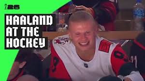 Haaland goes to ice hockey before World Cup debut