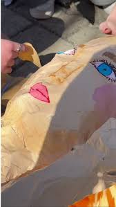 Bonusprinsen och fusket under OS-curlingen – här byggs Cortégen 2026