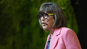 Christiane Amanpour Discusses Life and Career at Palm Beach Lecture