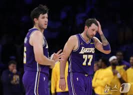NBA 레이커스, 개막 4연승 불발…르브론 이탈 후 첫 패배