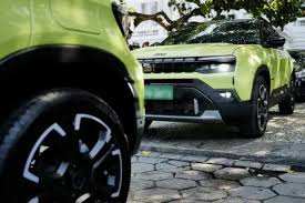 Jeep Avenger, il B-SUV campione di vendite cambia i connotati